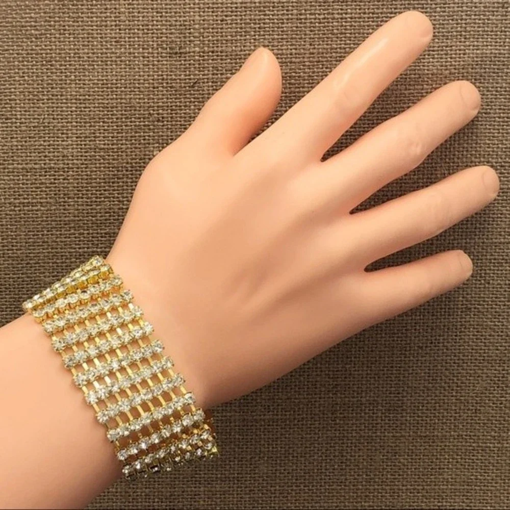 🌼 8 Row Rhinestone Fancy Clasp Bracelet
